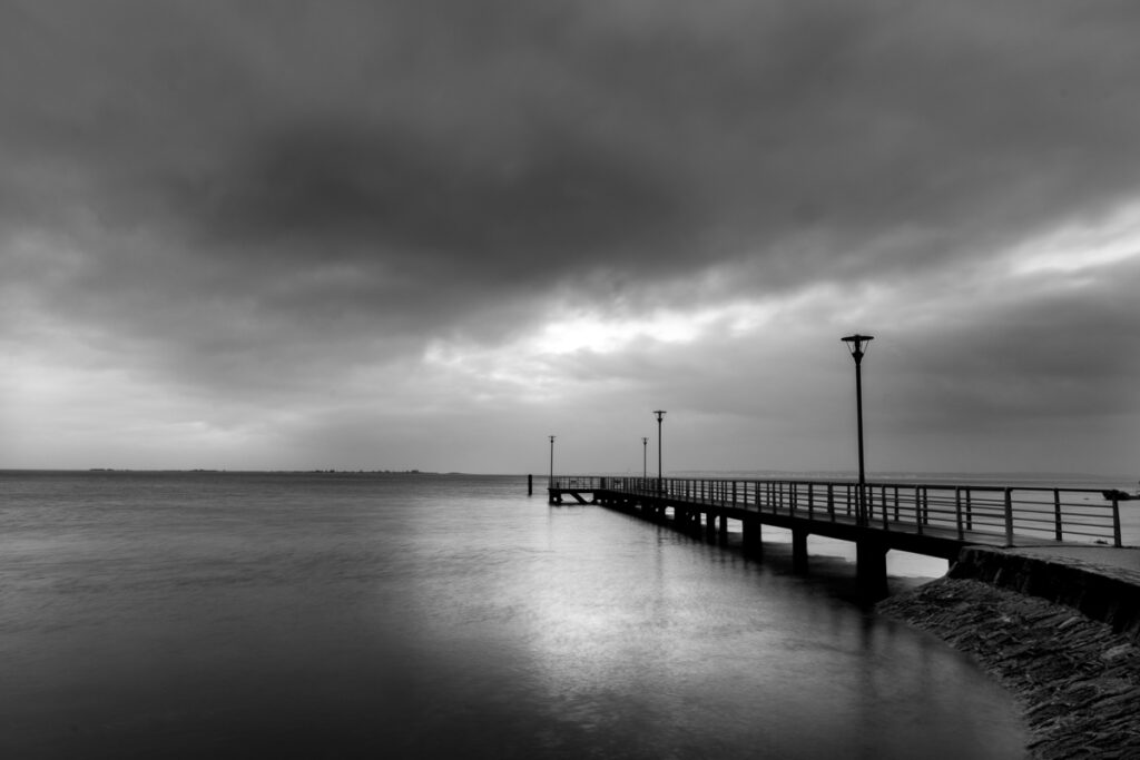 Bassin d'Arcachon : Grand Piquey, noir et blanc pose longue