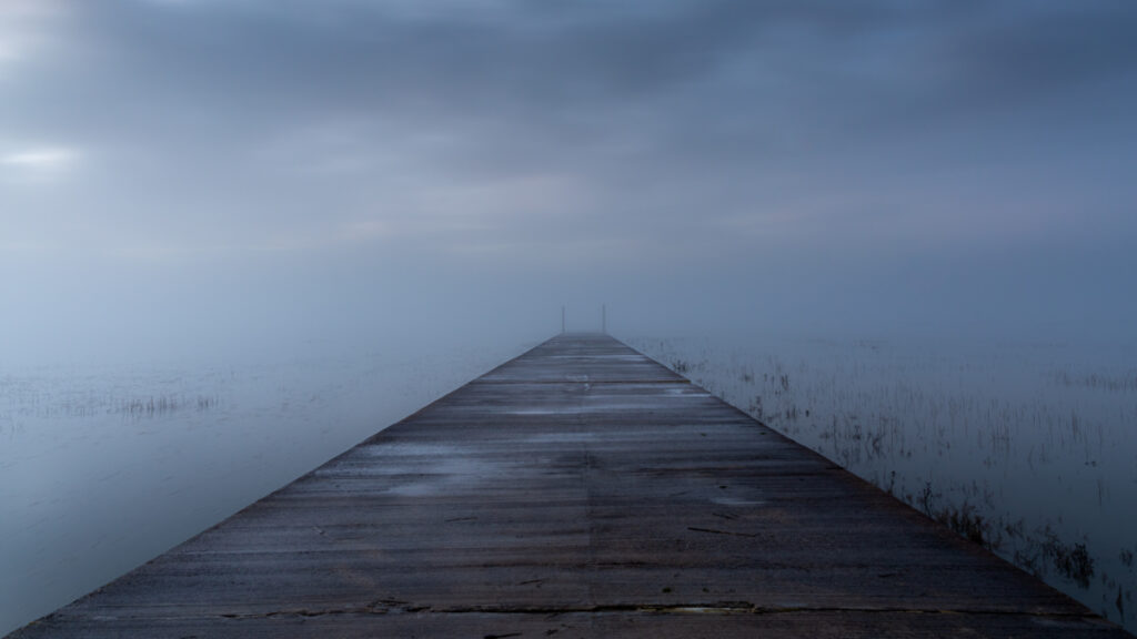 Bassin d'Arcachon : Jetée d'Arès dans le brouillard