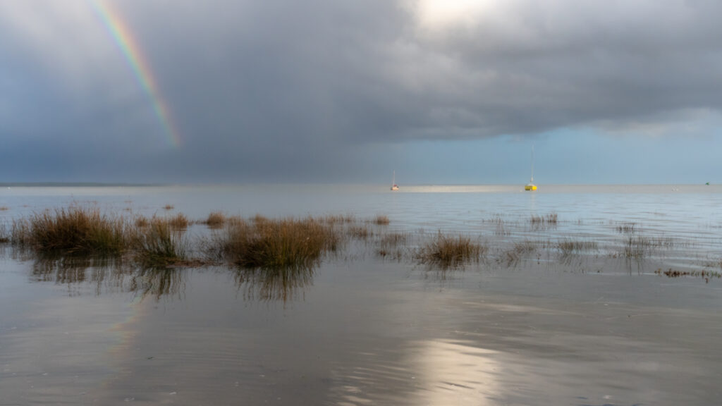 Bassin d'Arcachon : Arc en ciel sur Claouey